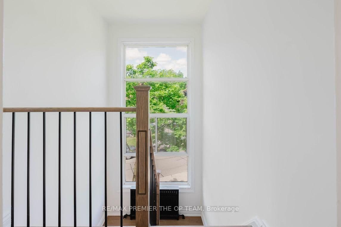 299 Quebec Avenue, Unit 3 - Image 5