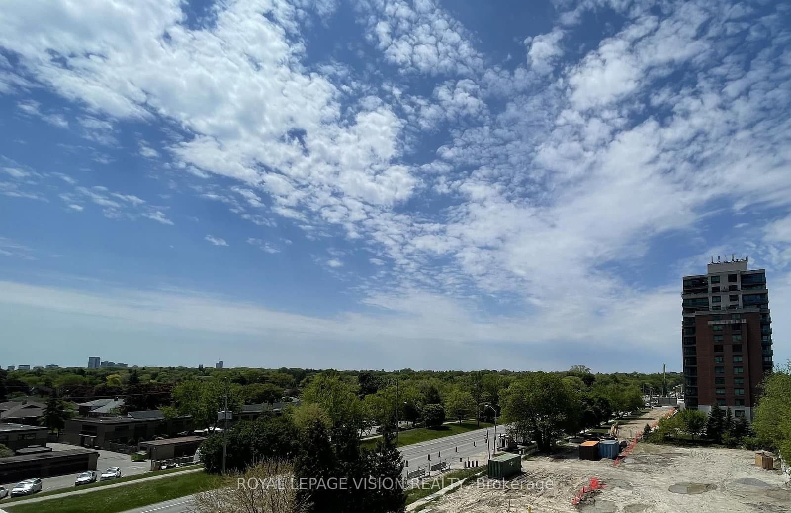 4010 Eglinton Avenue W, Unit 501 - Image 4