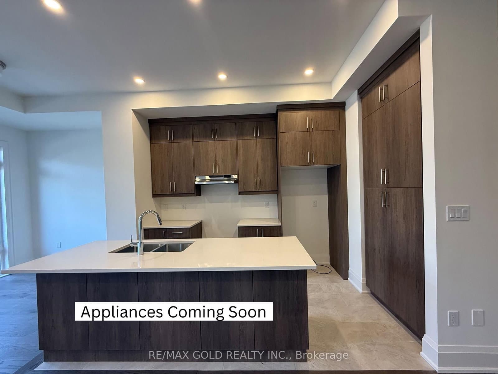3314 Azam Way - Image 4