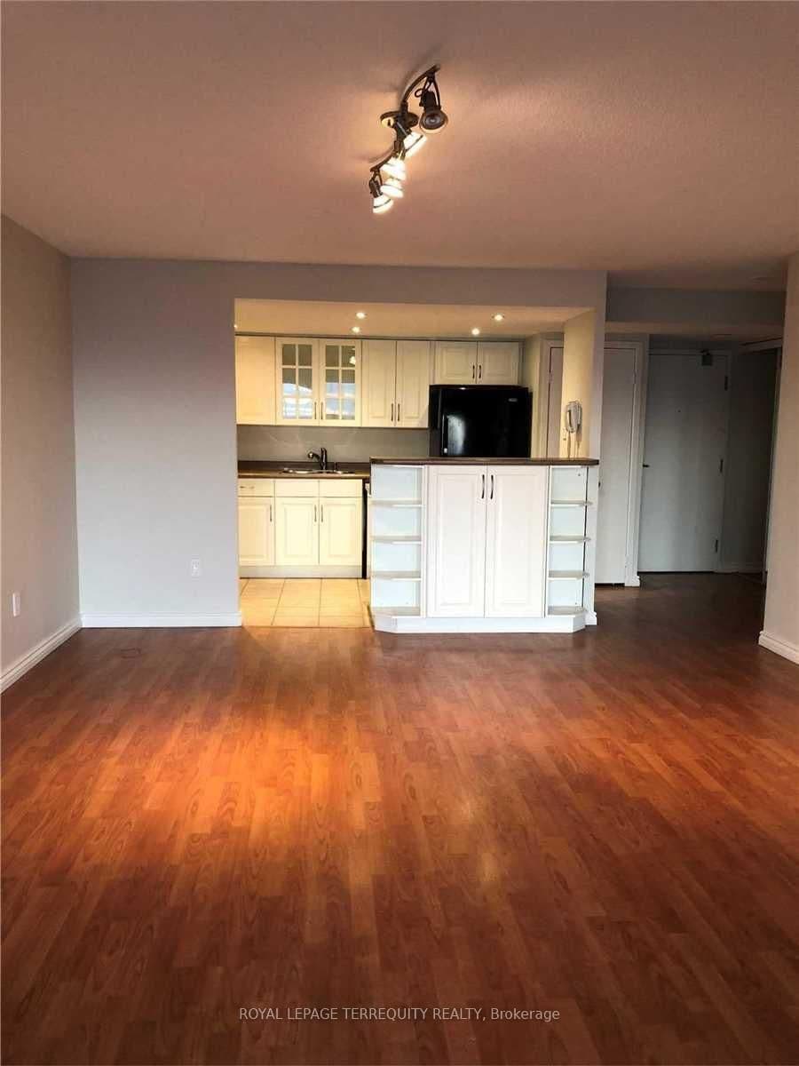 2091 Hurontario Street, Unit PH06 - Image 3