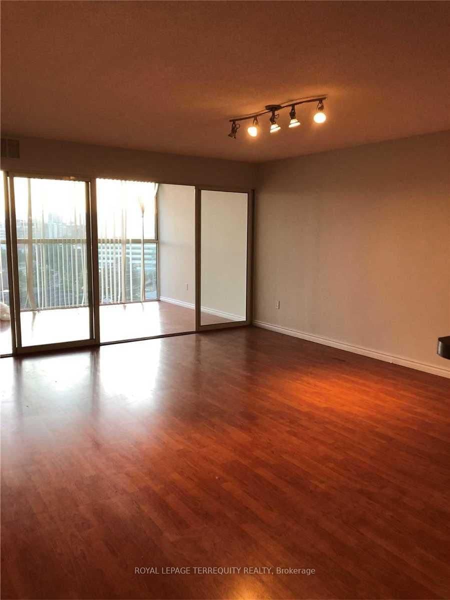 2091 Hurontario Street, Unit PH06 - Image 5