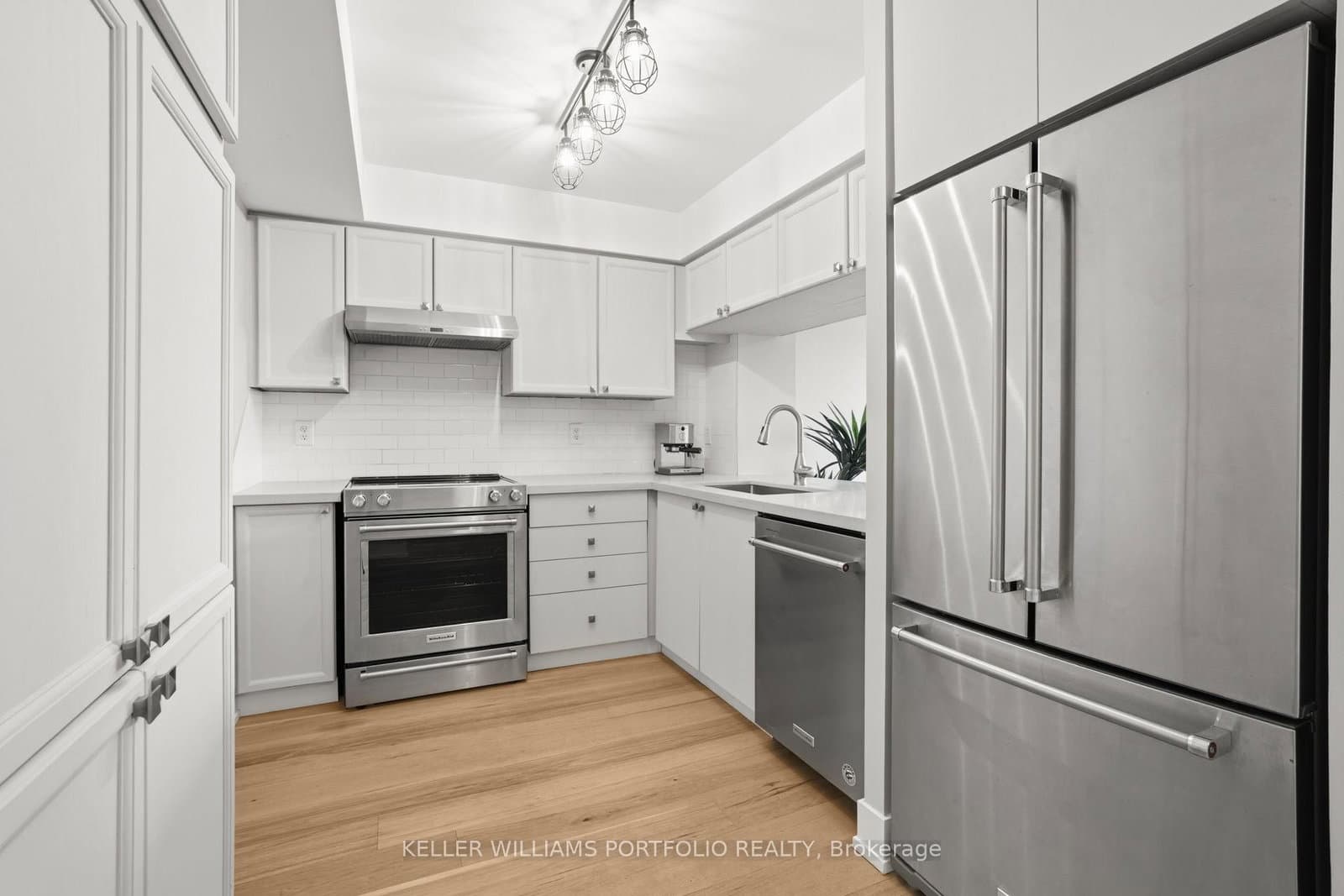 190 Manitoba Street, Unit 802 - Image 2