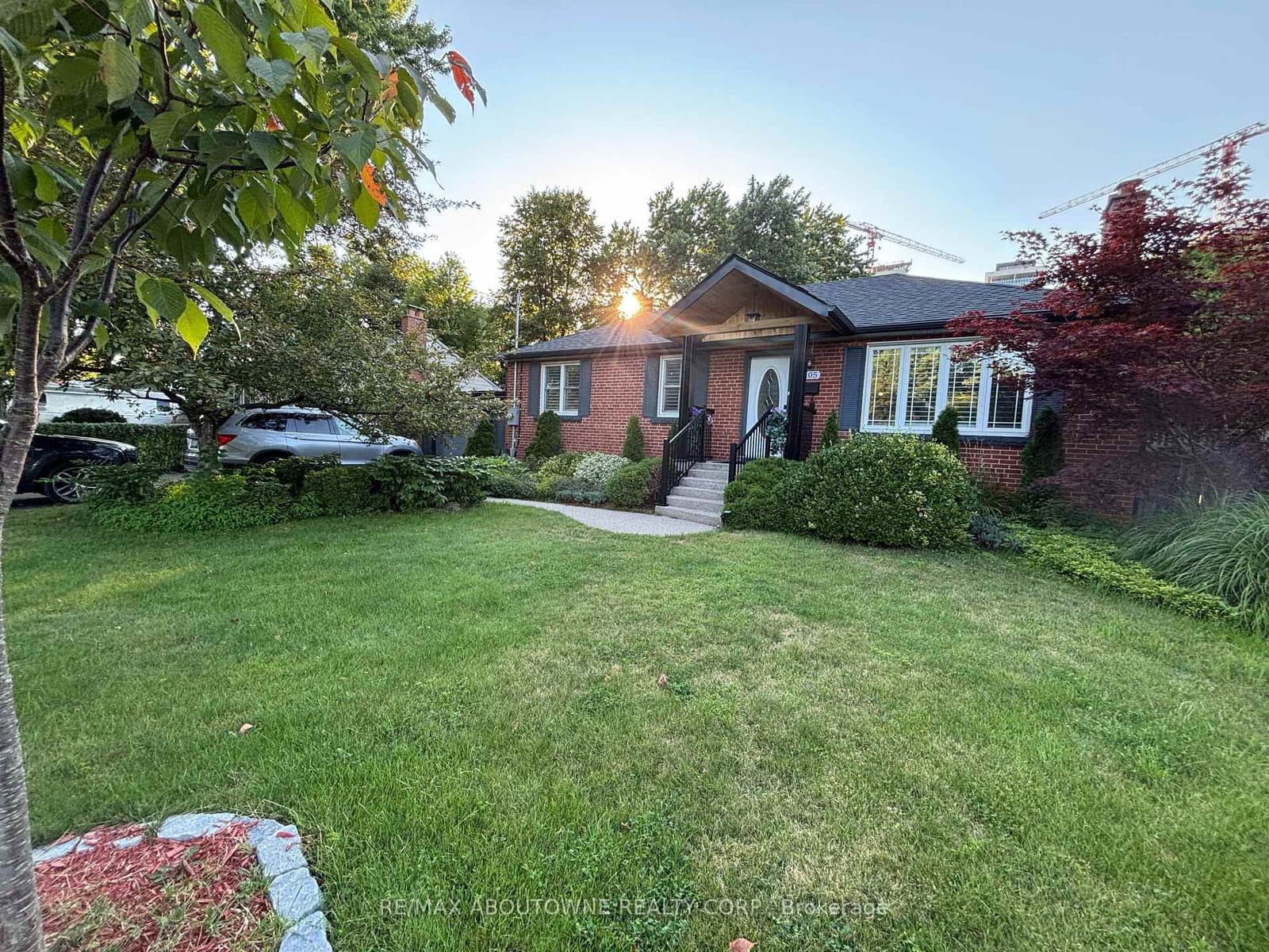 2105 Maplewood Drive - Image 3