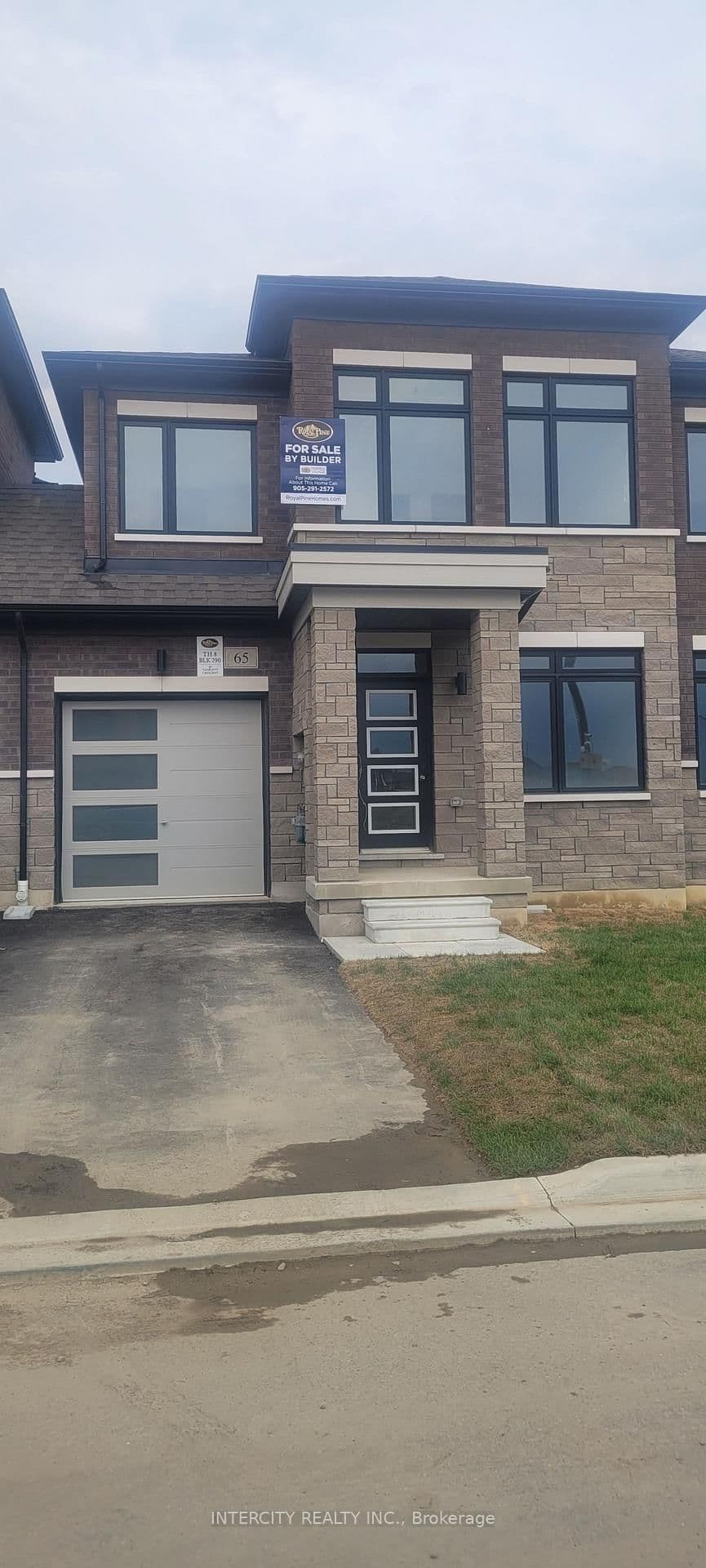 65 Tapscott Crescent - Image 2