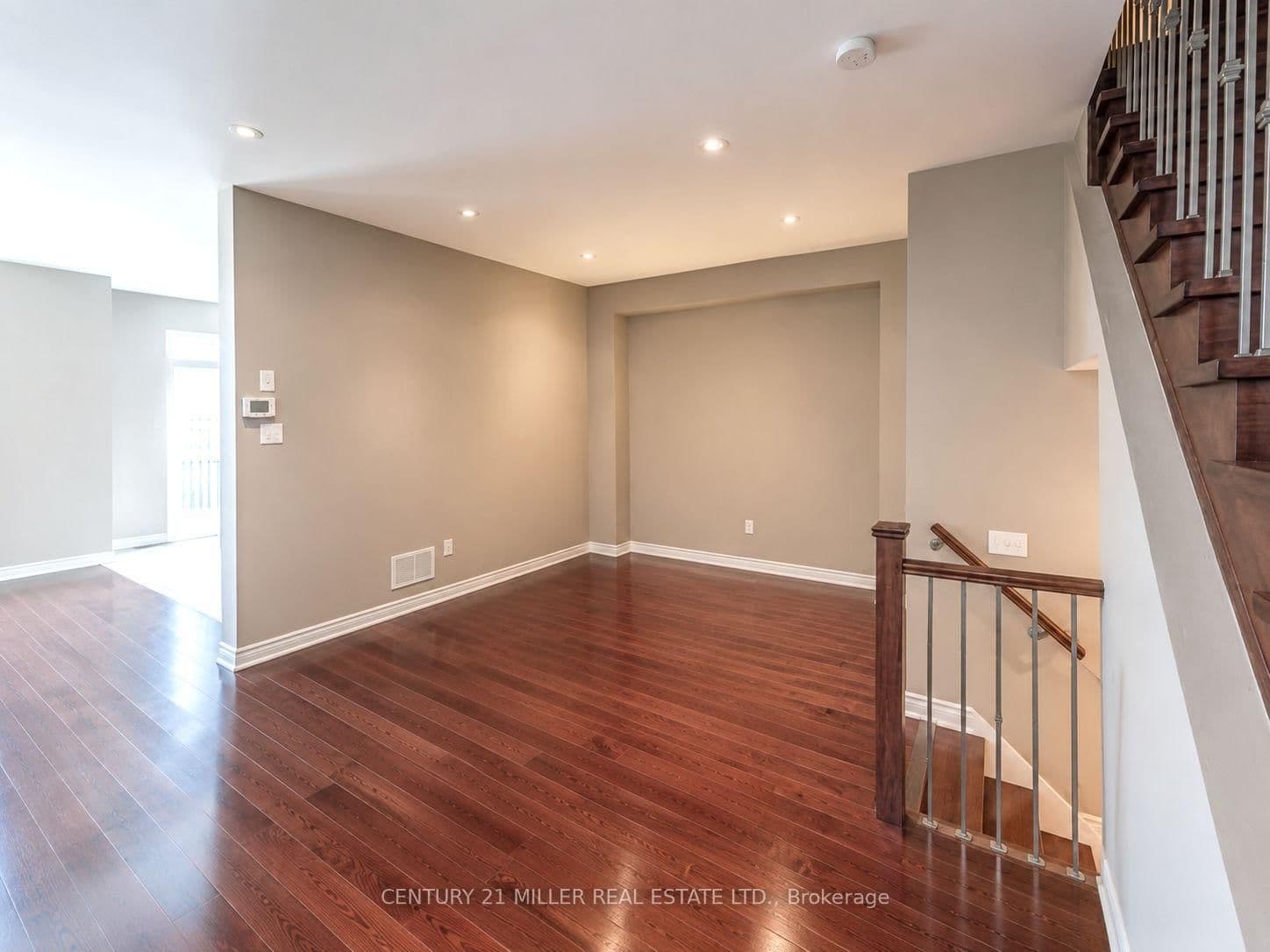 1290 Craigleith Road - Image 3