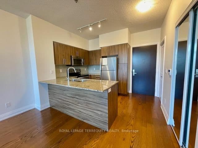 65 Speers Road, Unit 323 - Image 4