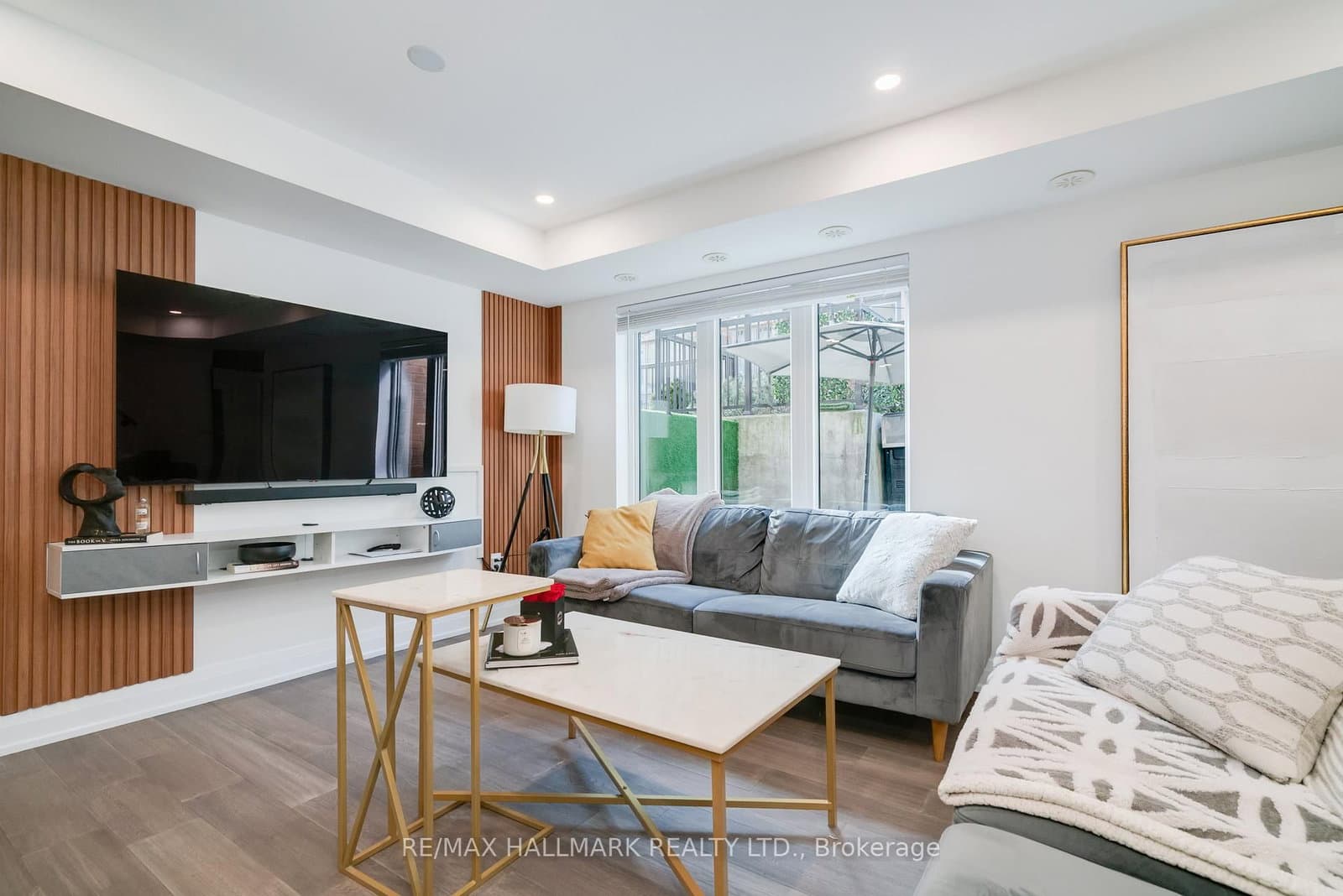 11 Foundry Avenue, Unit 129 - Image 2