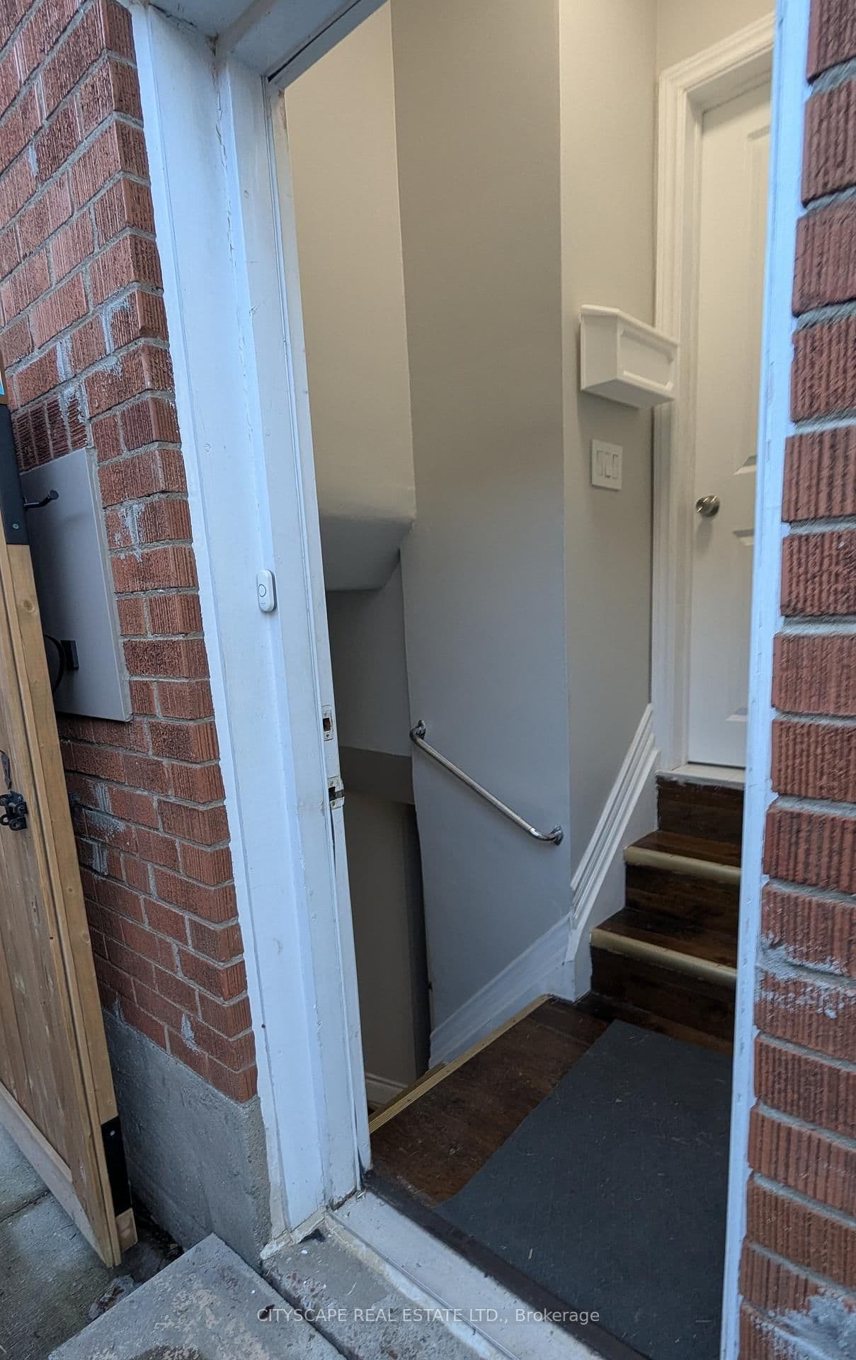 16 Melody Road, Unit Basement - Image 2
