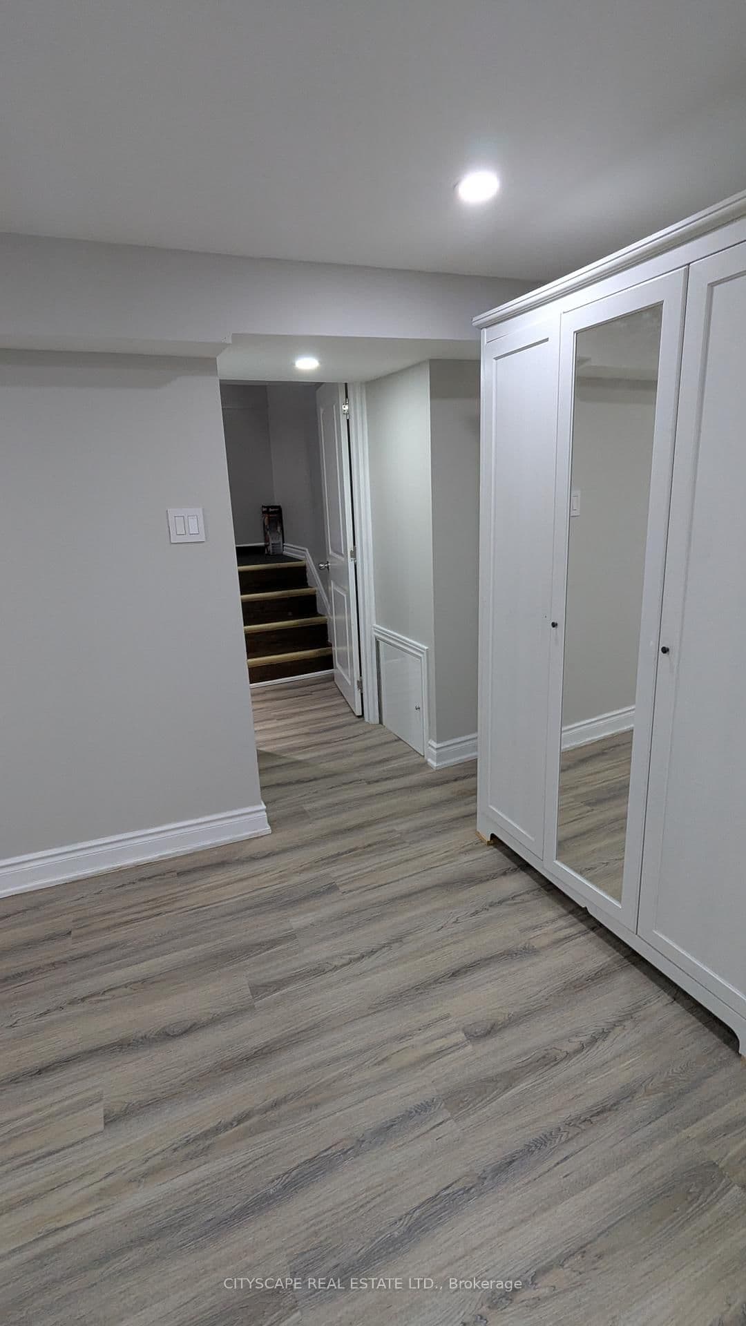 16 Melody Road, Unit Basement - Image 4