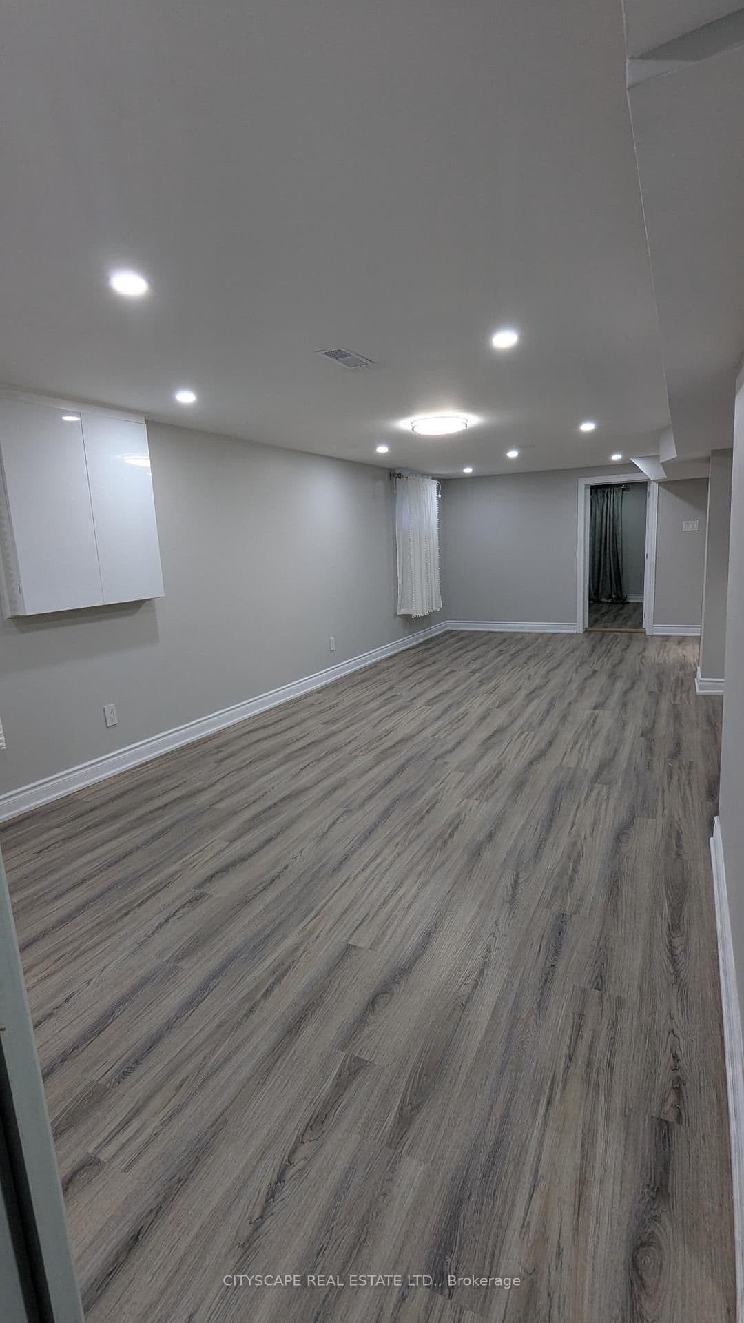 16 Melody Road, Unit Basement - Image 5