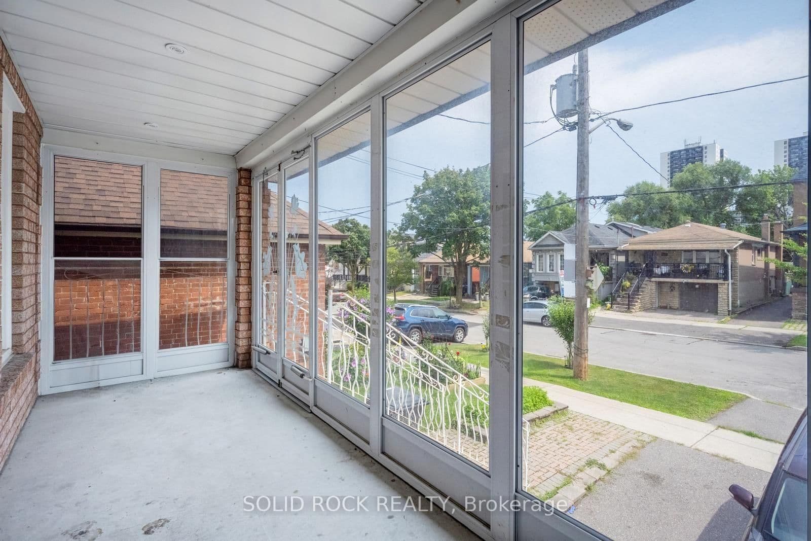 18 Maple Bush Avenue - Image 2