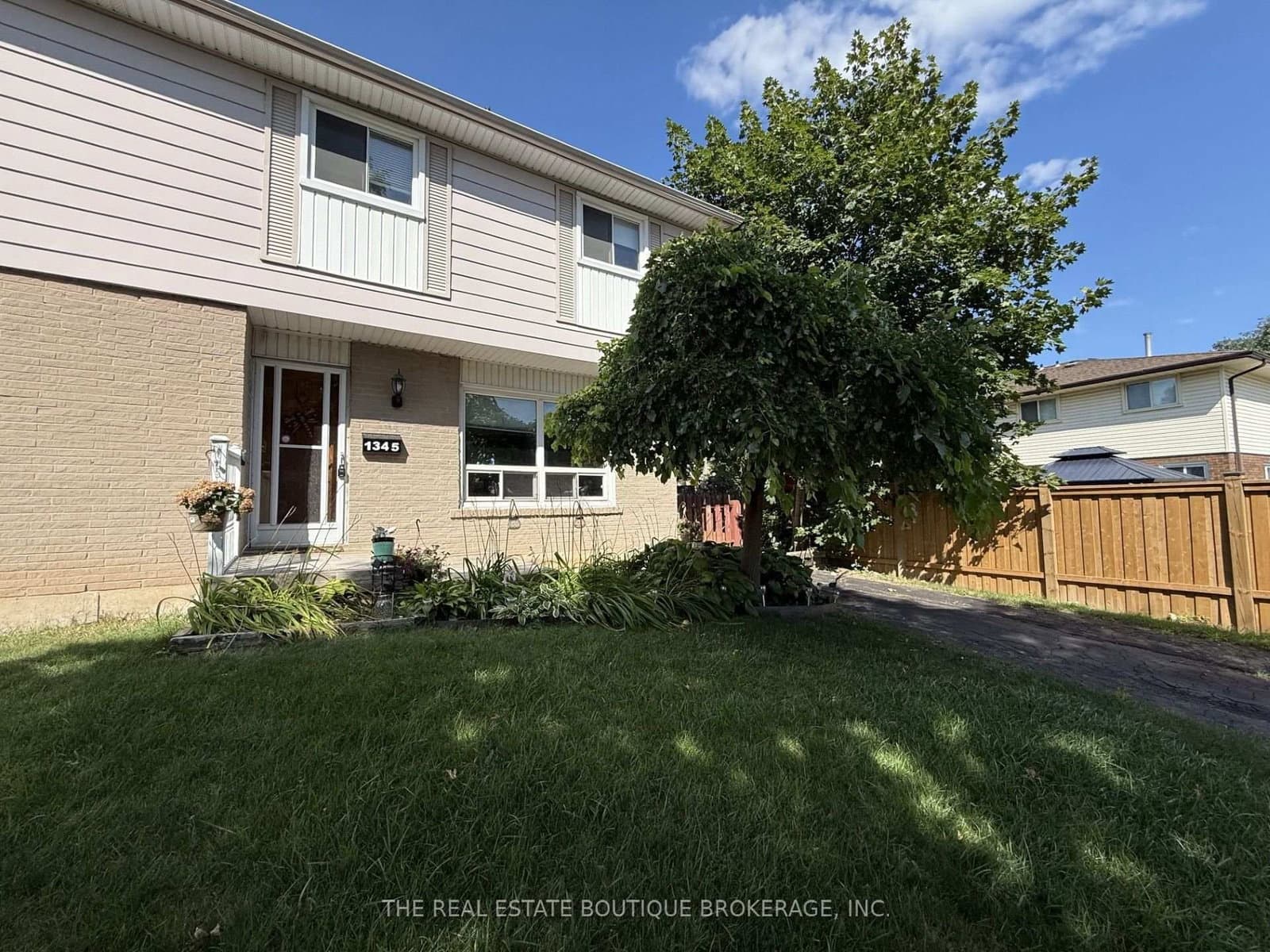 1345 Colonsay Drive - Image 1