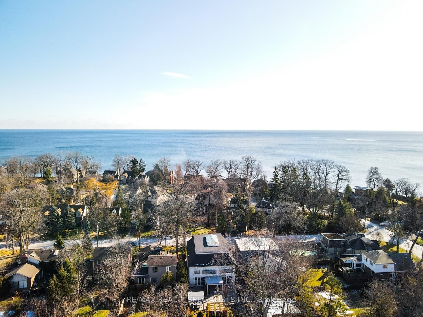 6 Brant Avenue - Image 3