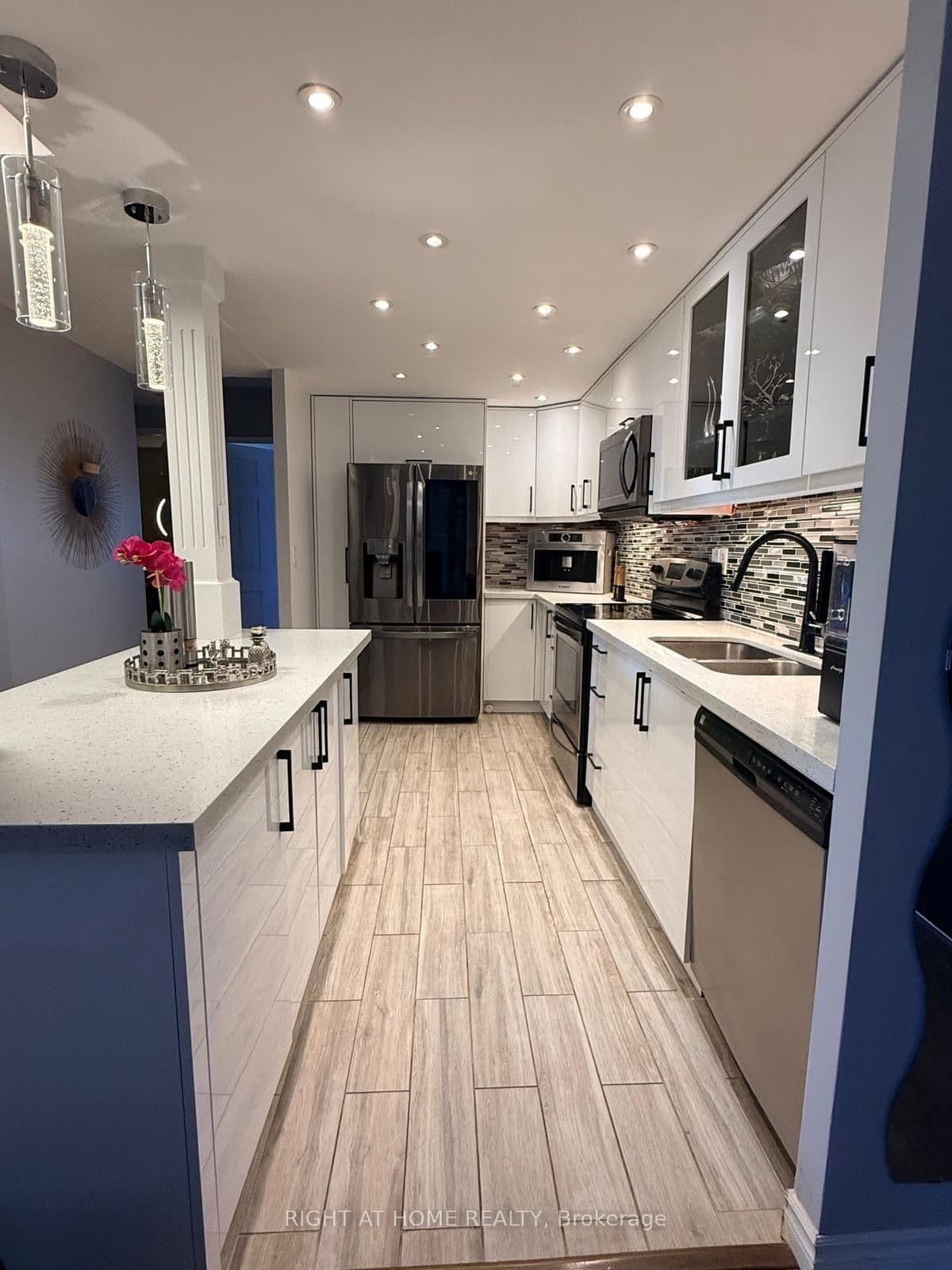 820 Burnhamthorpe Road, Unit 1102 - Image 5