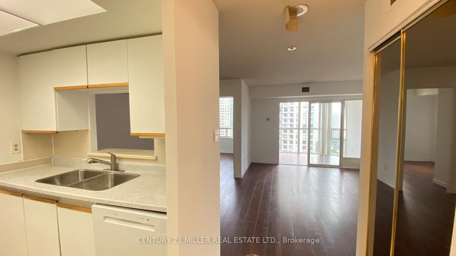 285 Enfield Place, Unit 1702 - Image 4