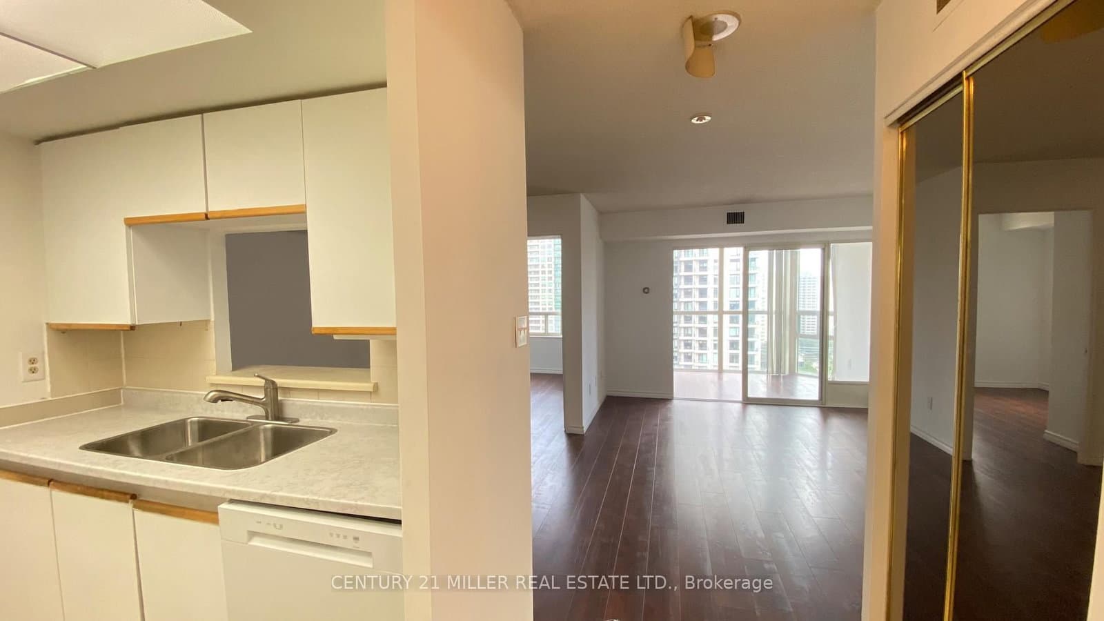 285 Enfield Place, Unit 1702 - Image 5