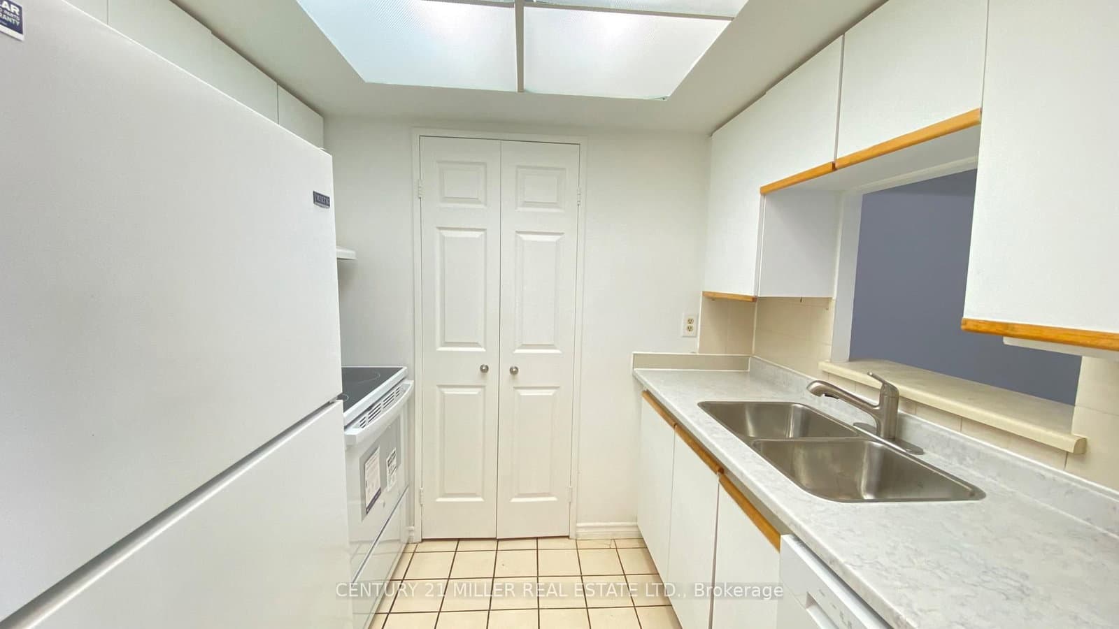 285 Enfield Place, Unit 1702 - Image 6