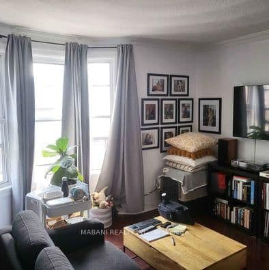 414 Roncesvalles Avenue - Image 3