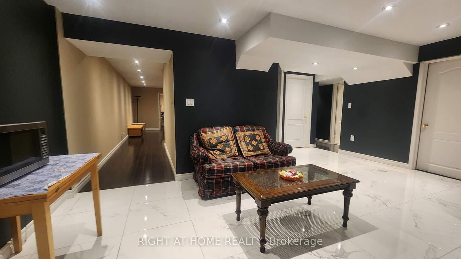 1305 Kestell Boulevard, Unit (Bsmnt) - Image 2