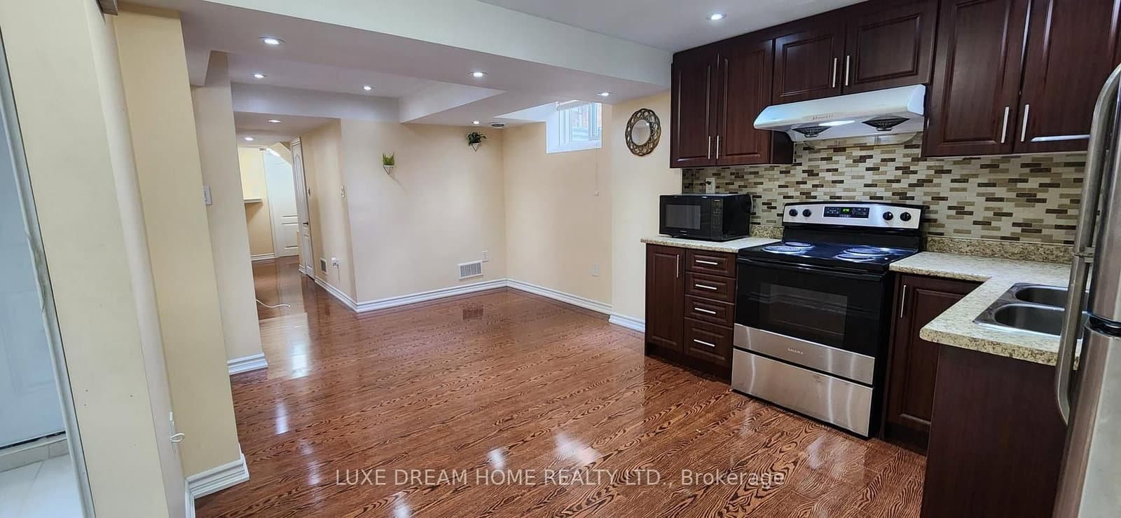 423 Huntington Ridge (Lower) Drive - Image 3