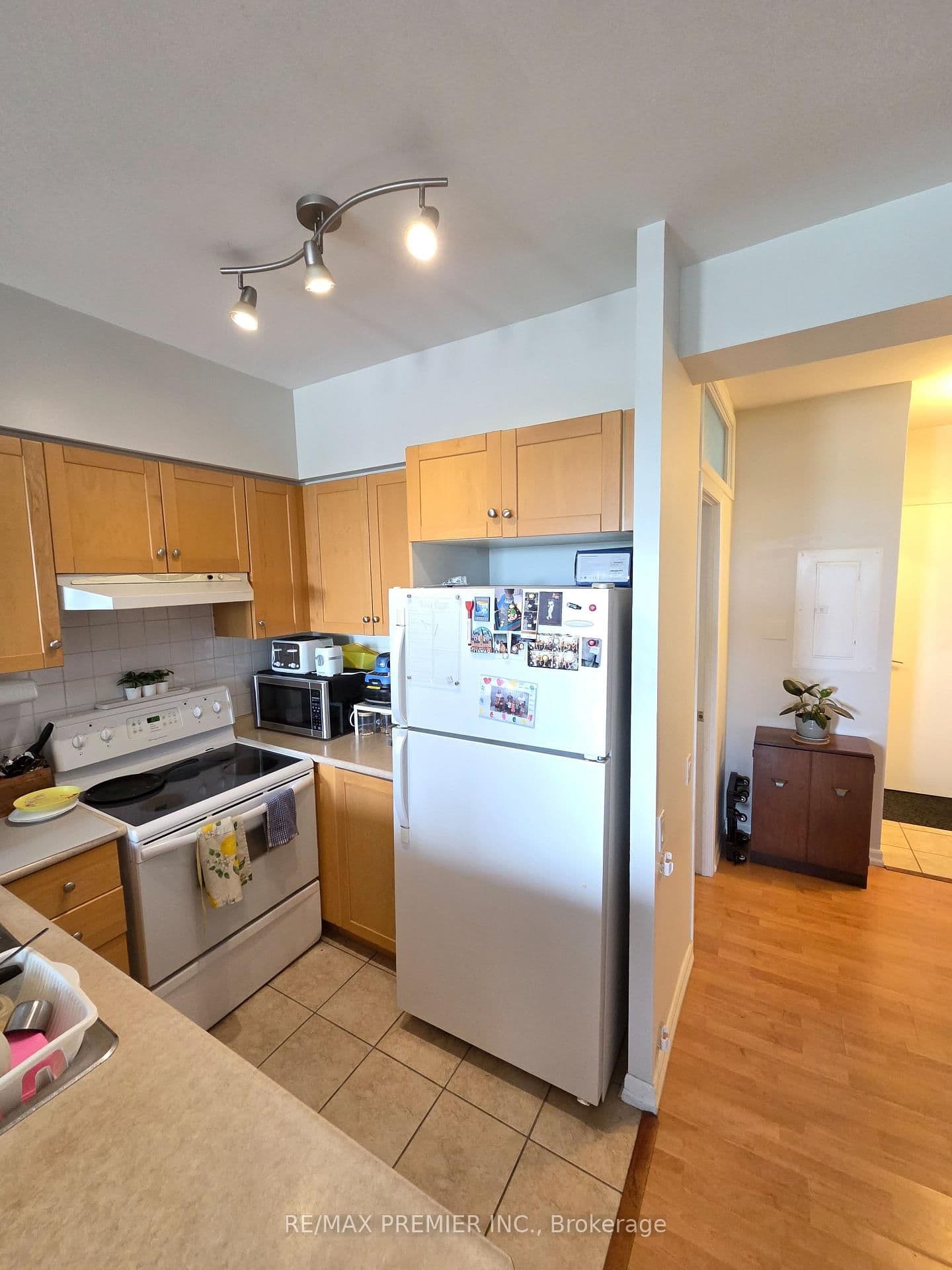 1600 Keele Street, Unit 819 - Image 4