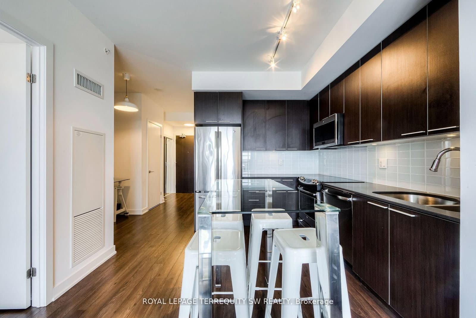 10 Park Lawn Road, Unit 1208 - Image 2