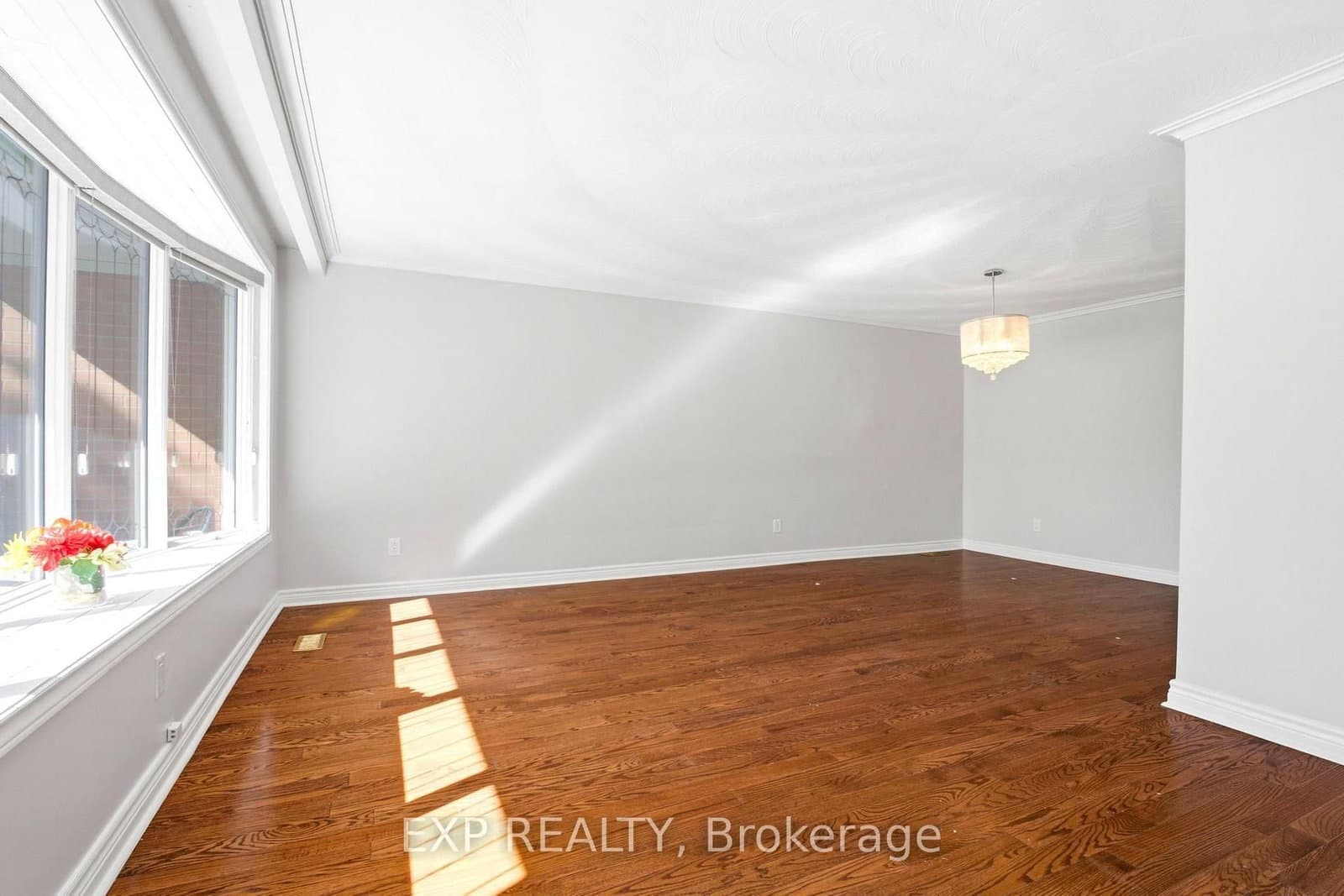 3671 Holden Crescent - Image 5