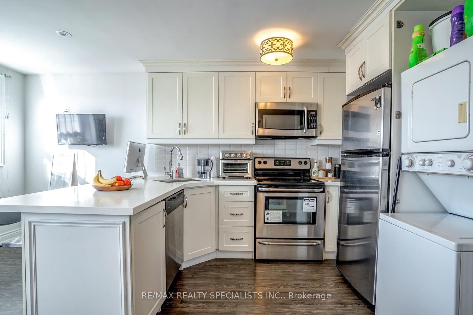 6 Brant Avenue - Image 6