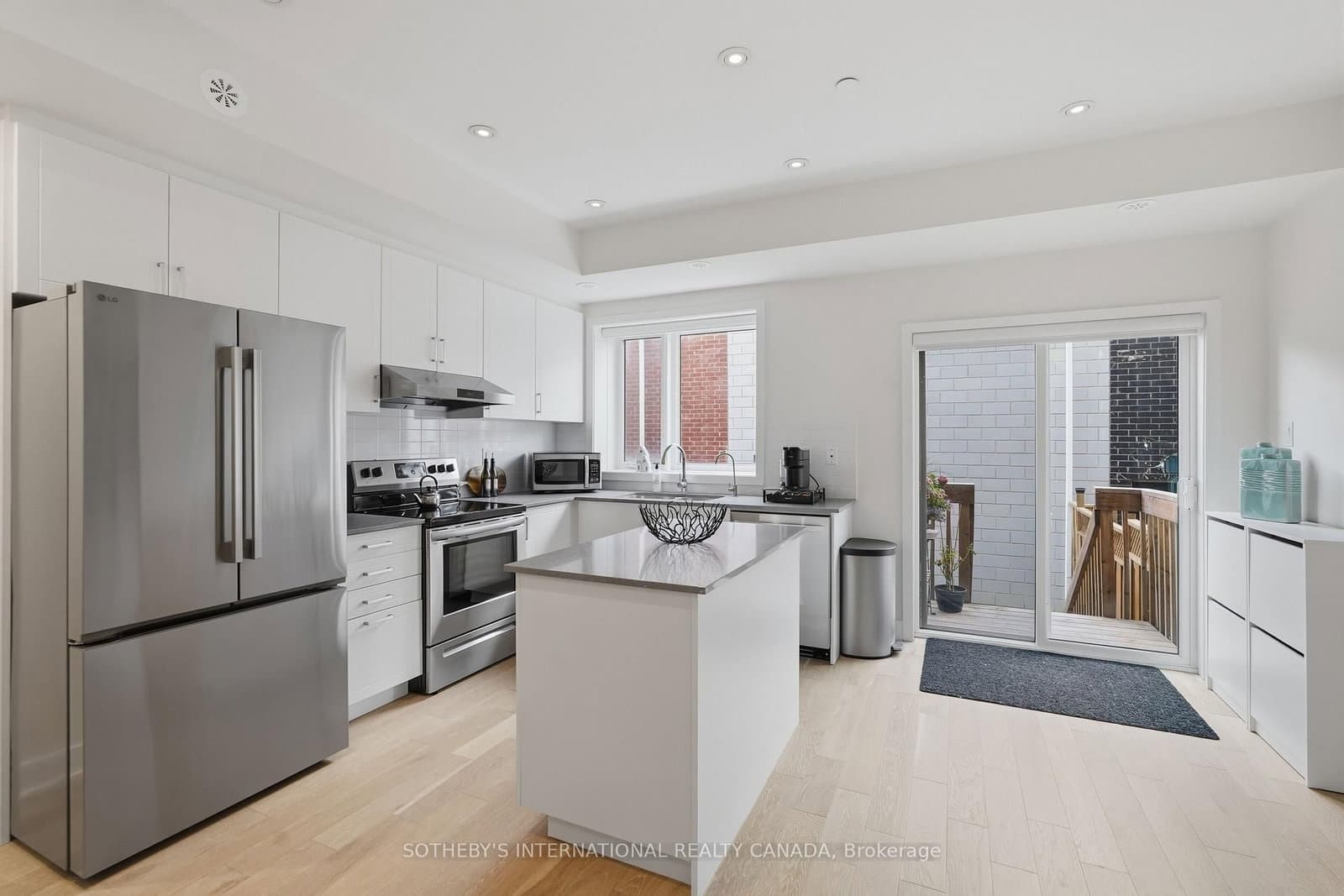 60 William Duncan Road - Image 6