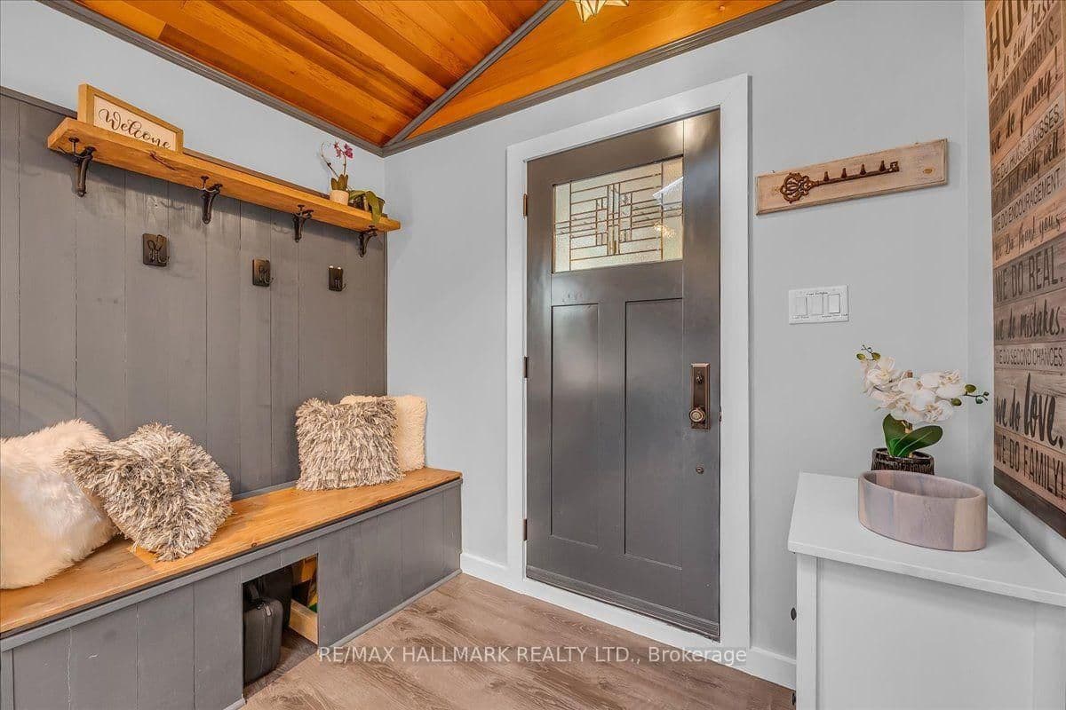 1286 Napier Crescent - Image 5