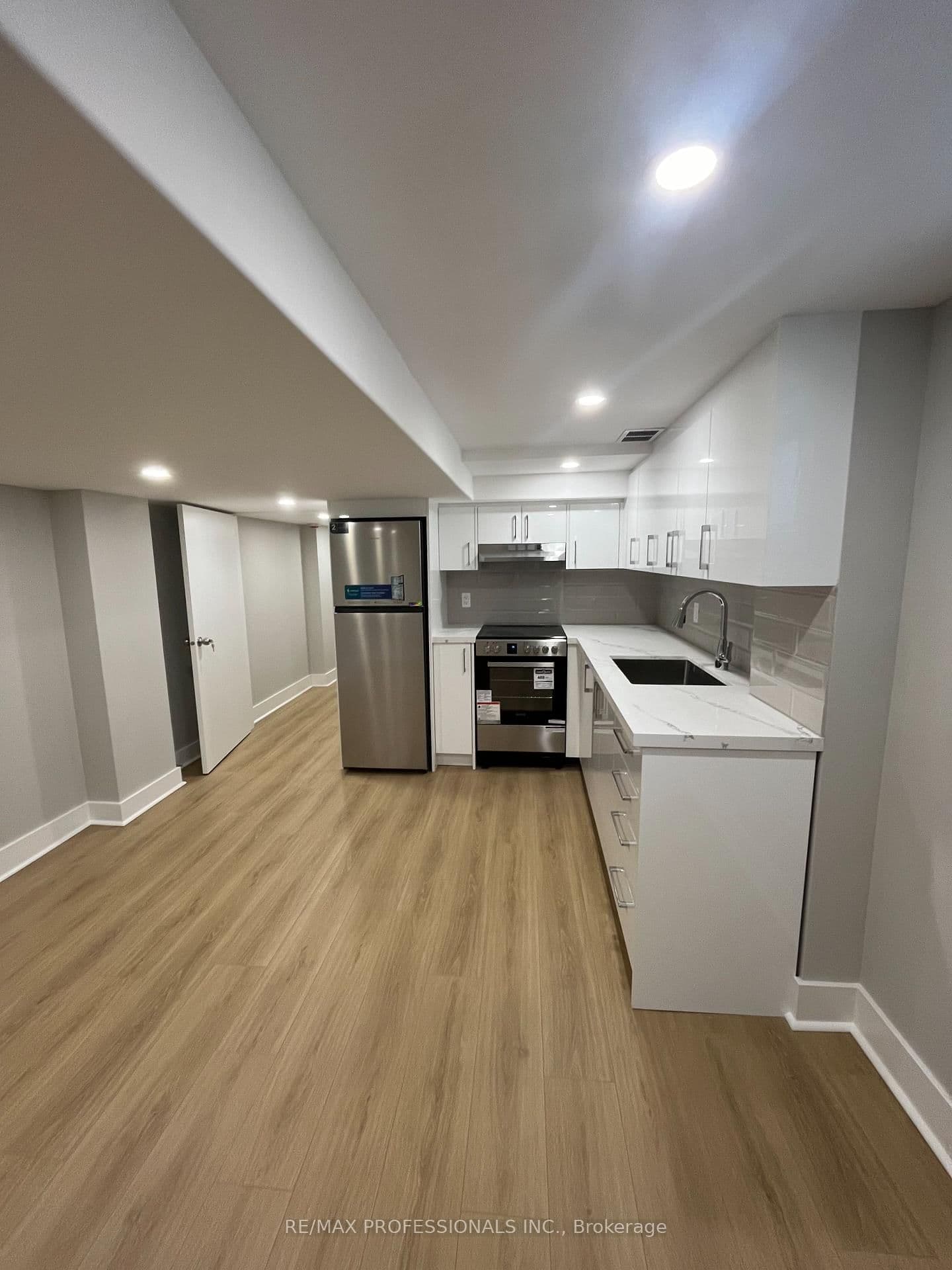 41 Tavistock Road, Unit B - Image 2