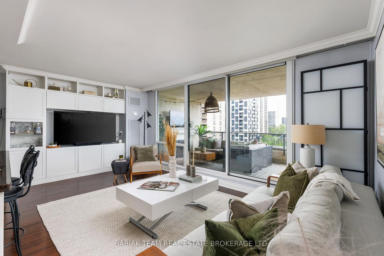 50 Quebec Avenue, Unit 705 - Image 4