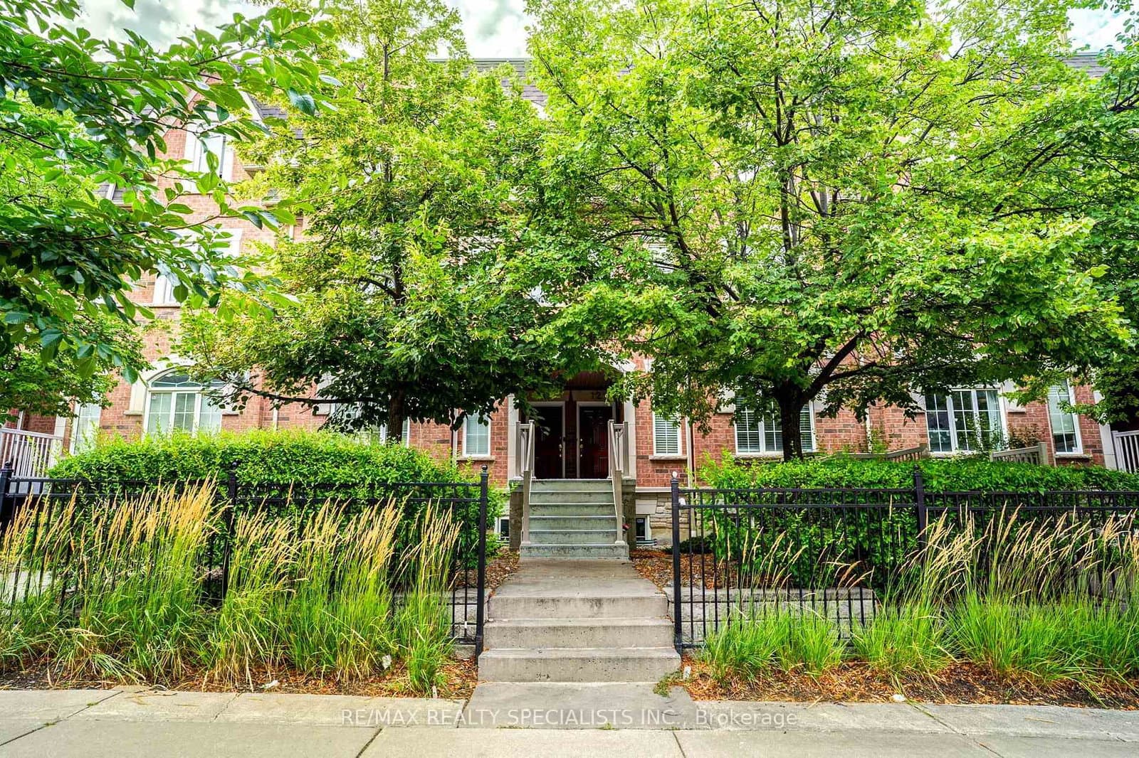 615 Shoreline Drive, Unit 11 - Image 1