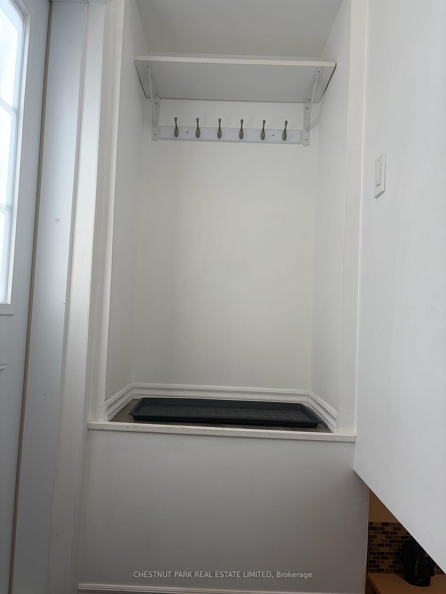 15 Denison Road E - Image 2