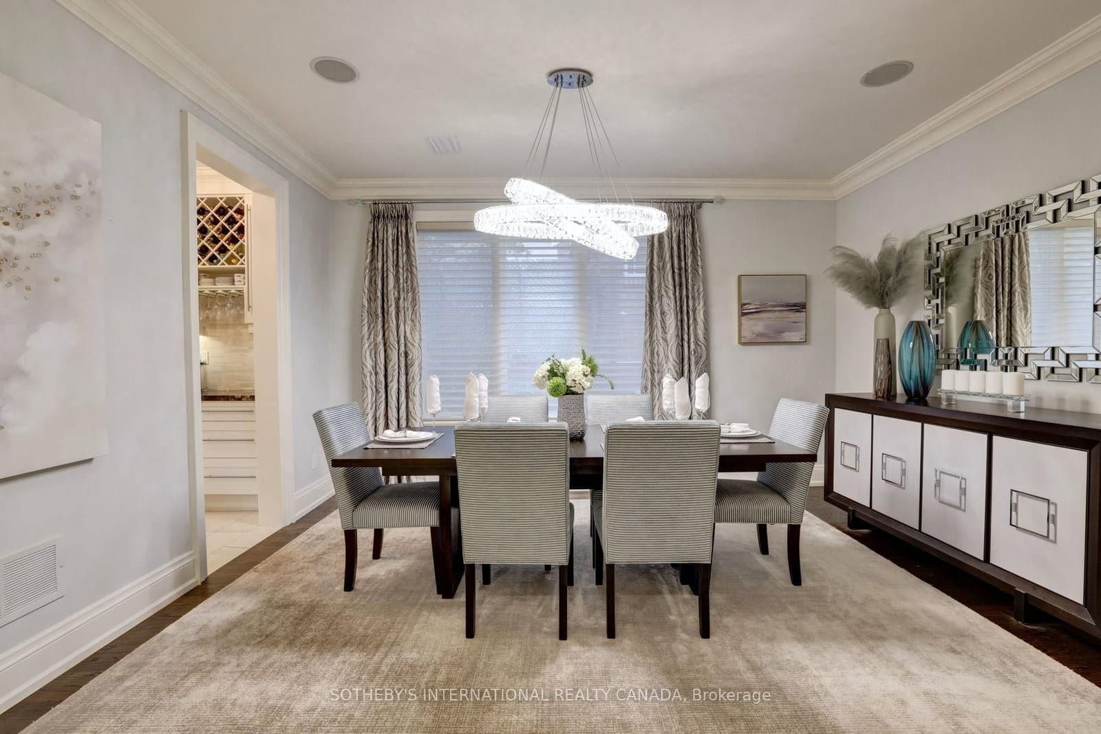 32 Oakwood Avenue S - Image 6