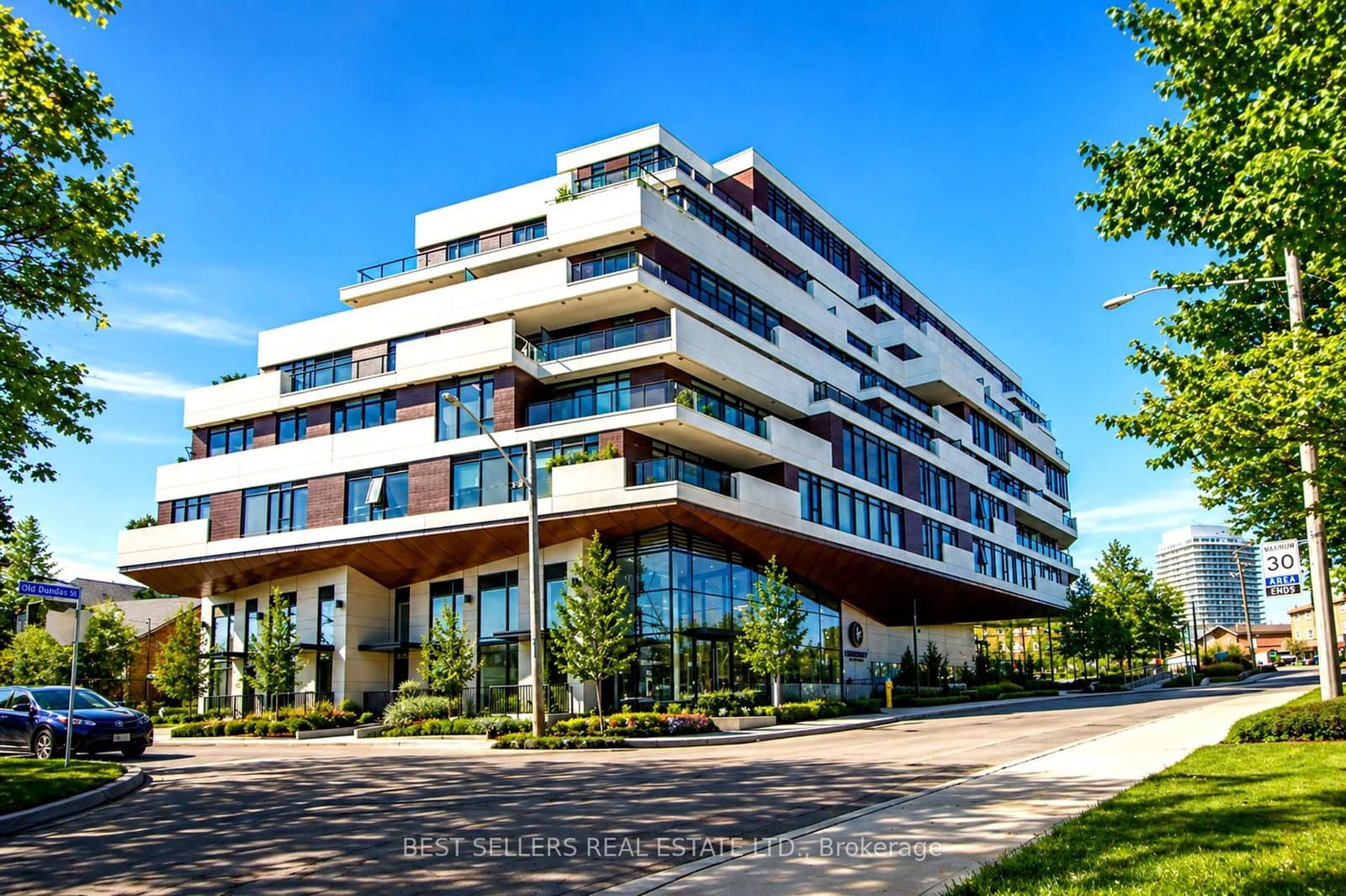 160 Kingsway Crescent, Unit 611 - Image 1