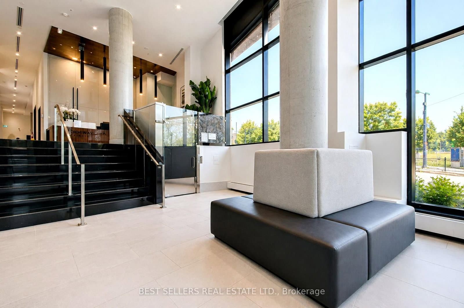 160 Kingsway Crescent, Unit 611 - Image 3