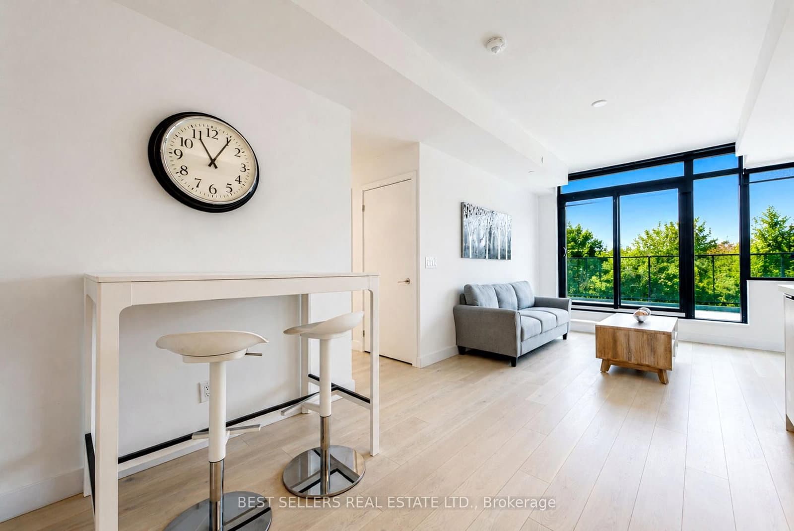 160 Kingsway Crescent, Unit 611 - Image 5
