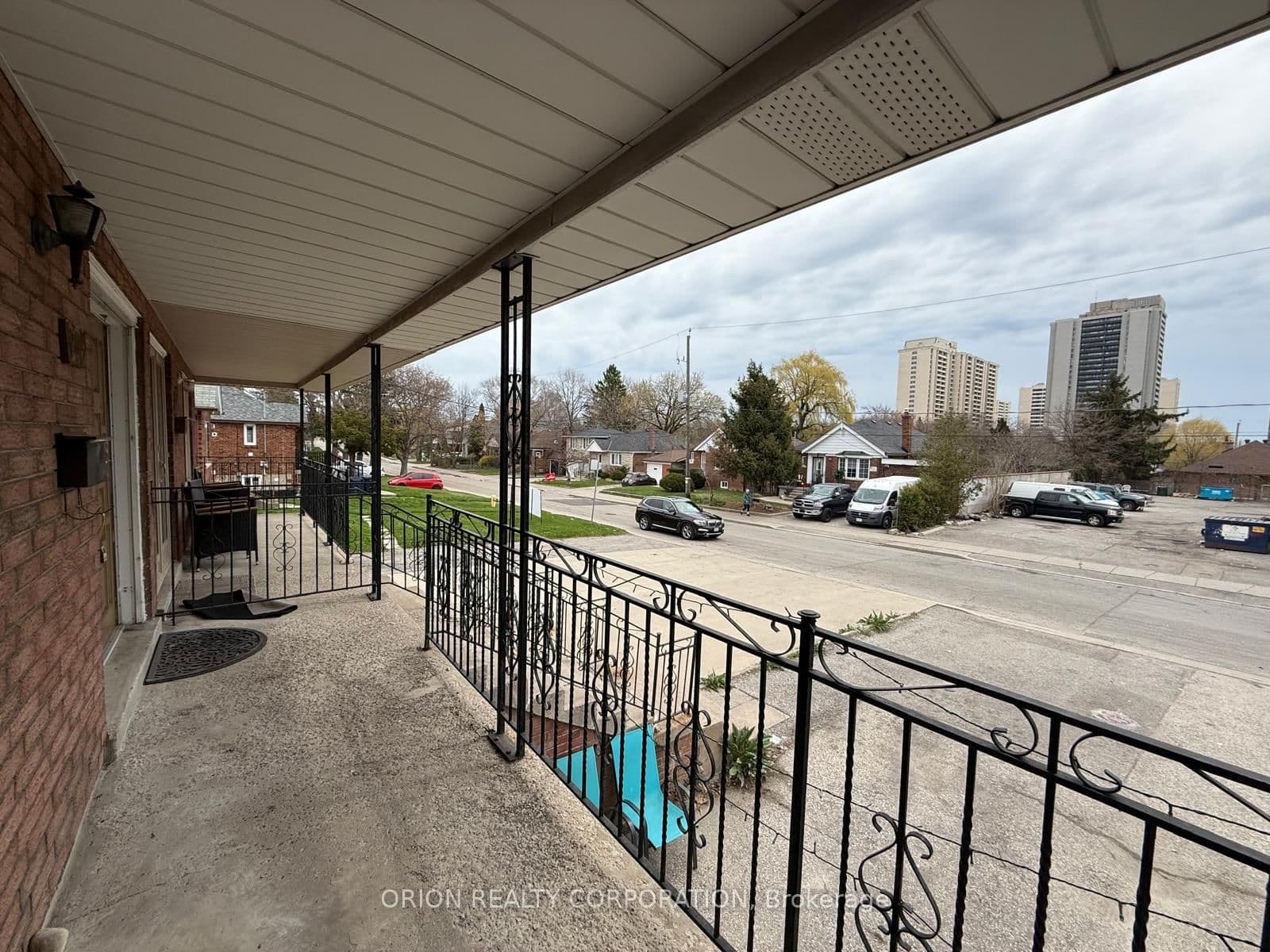 274 Viewmount Avenue, Unit Upper - Image 5