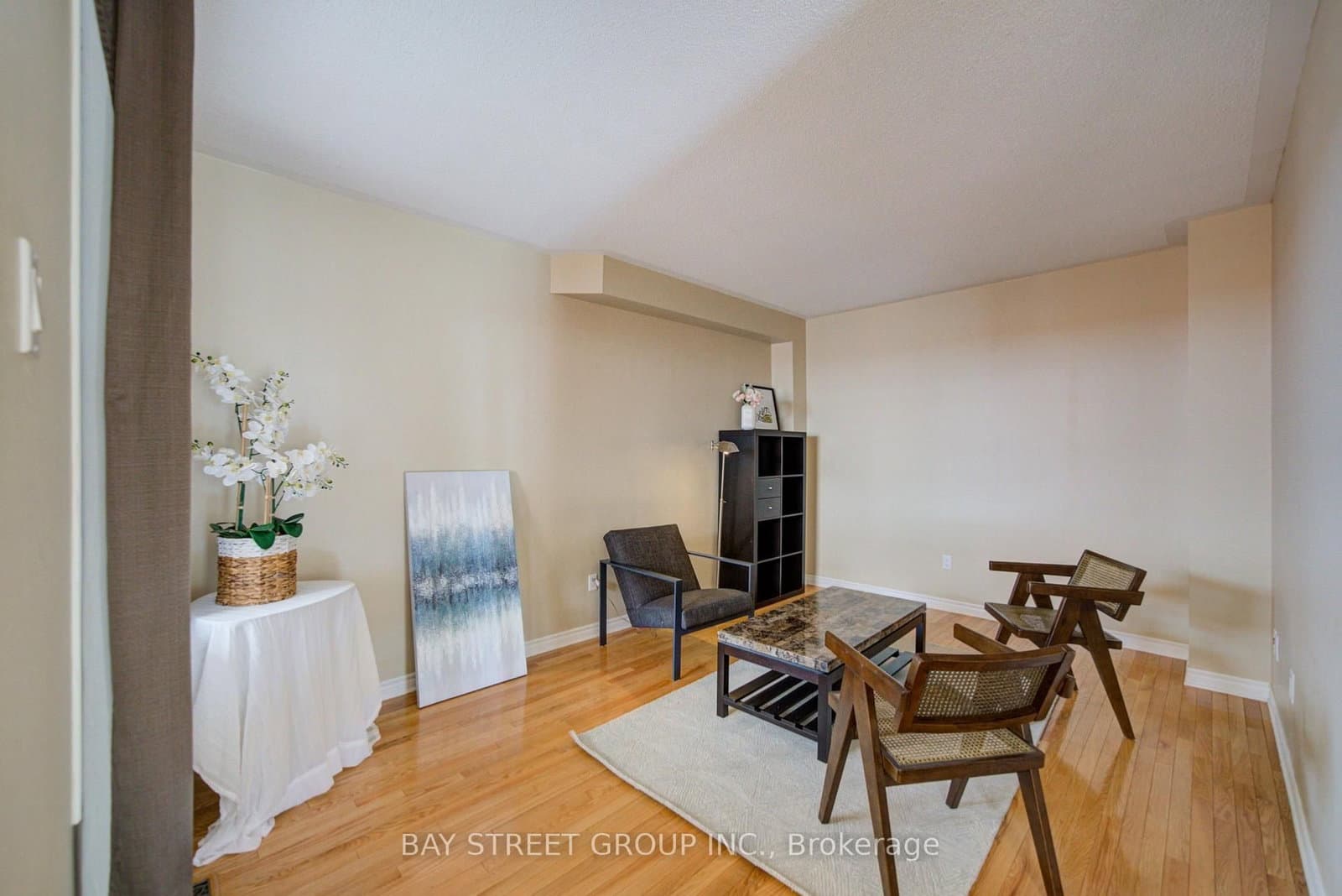 5922 Dalebrook Crescent - Image 5