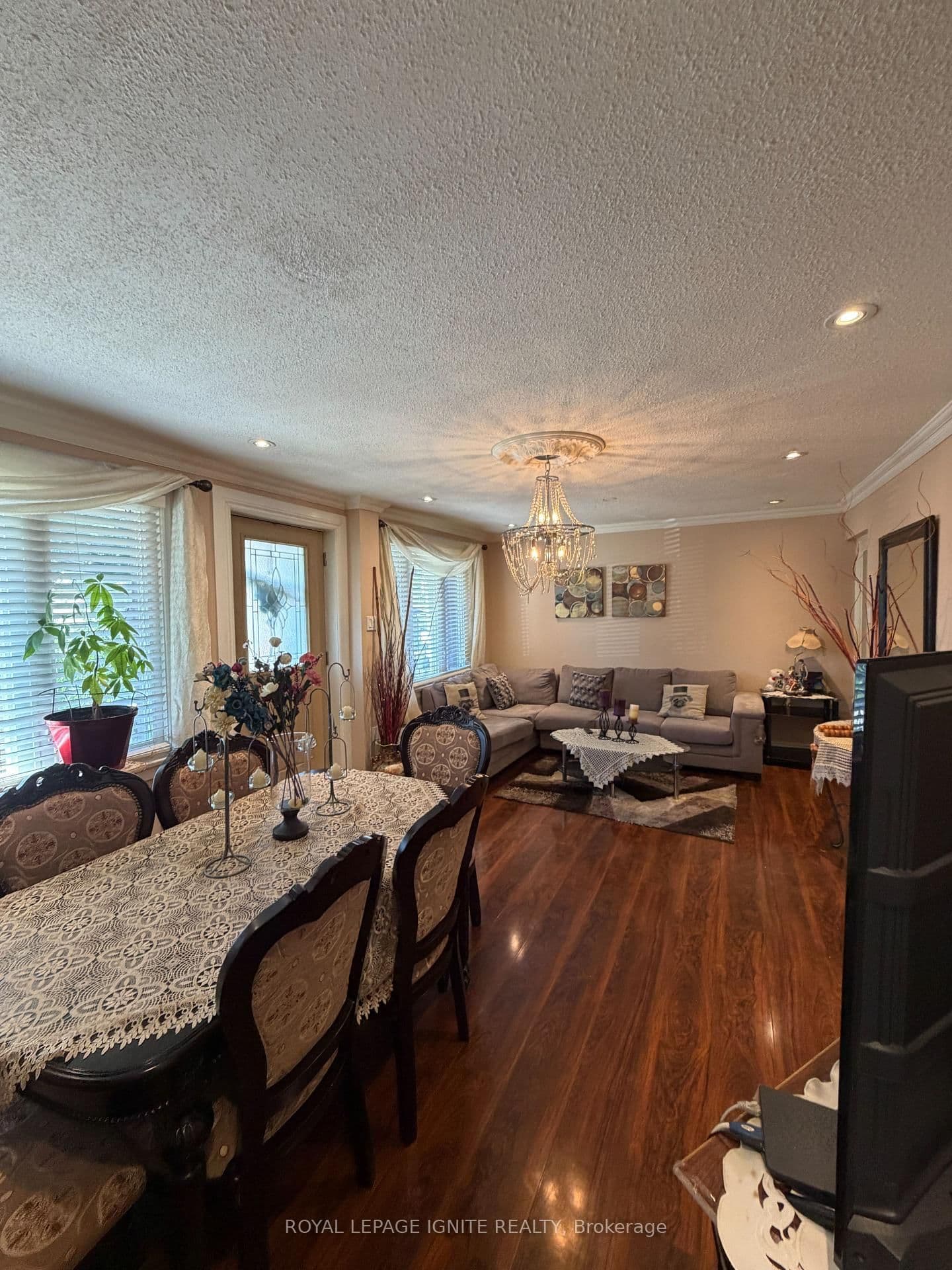 35 Hillary Avenue - Image 3