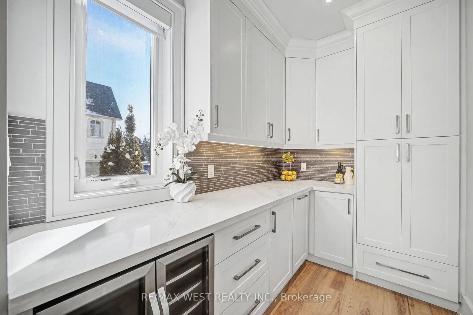 2267 Fifth Line W - Image 6