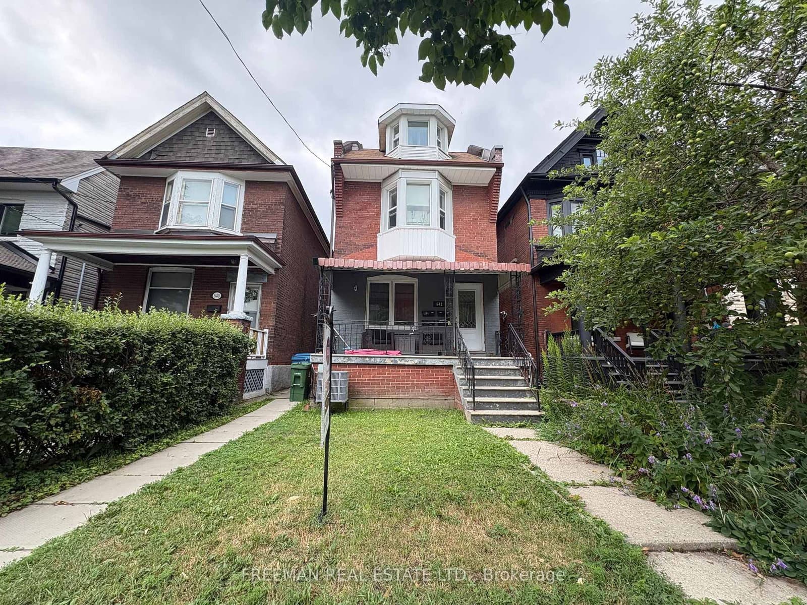 642 Gladstone Avenue, Unit Lower Lvl Studio - Image 1