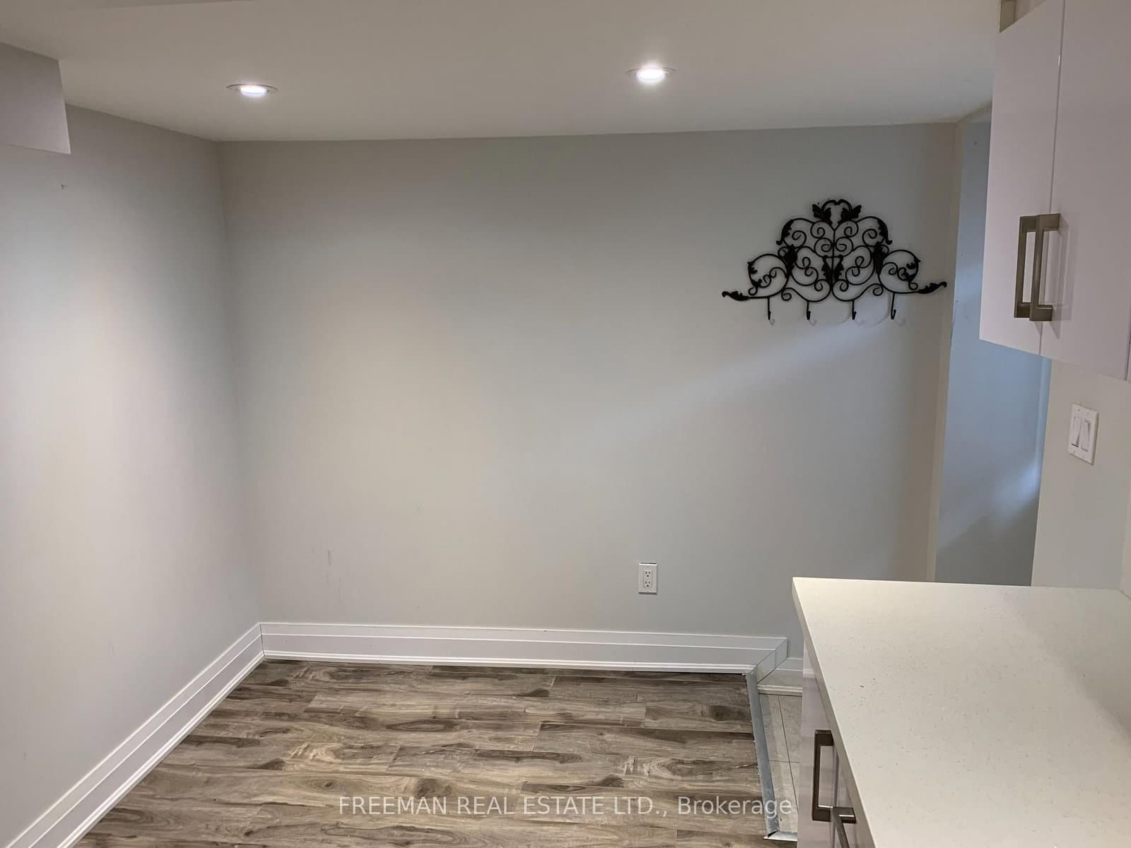 642 Gladstone Avenue, Unit Lower Lvl Studio - Image 5