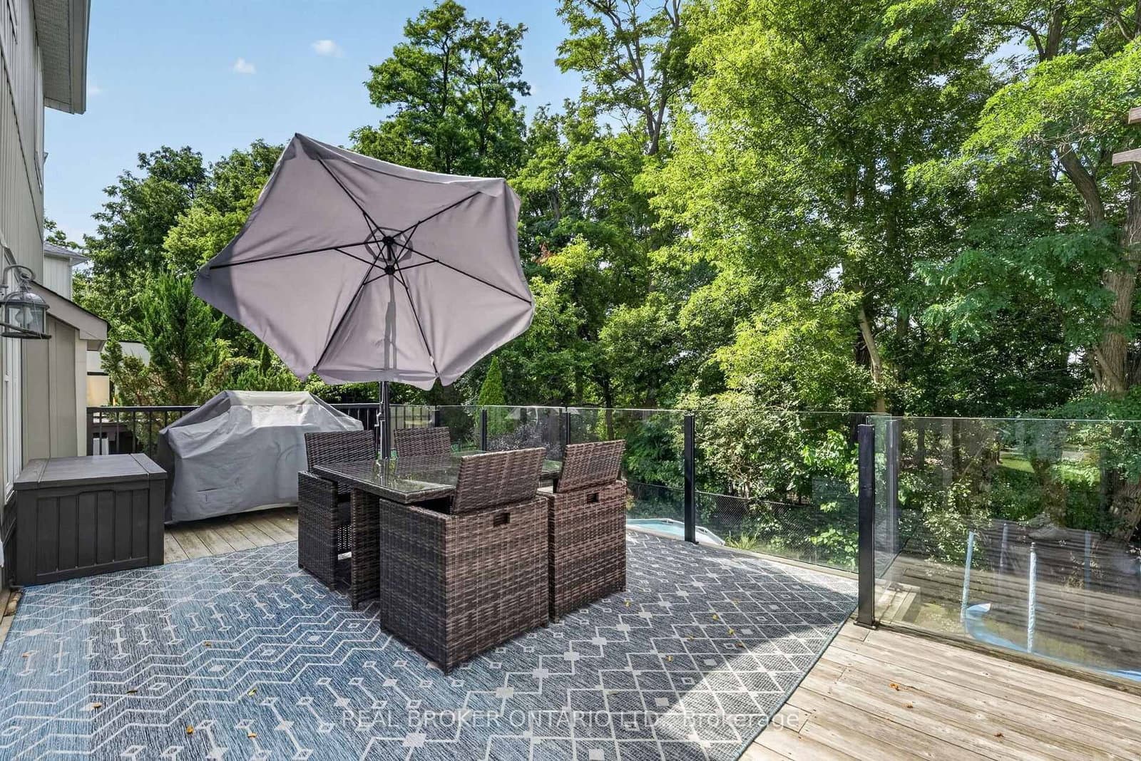 60 Meadowglen Boulevard - Image 3