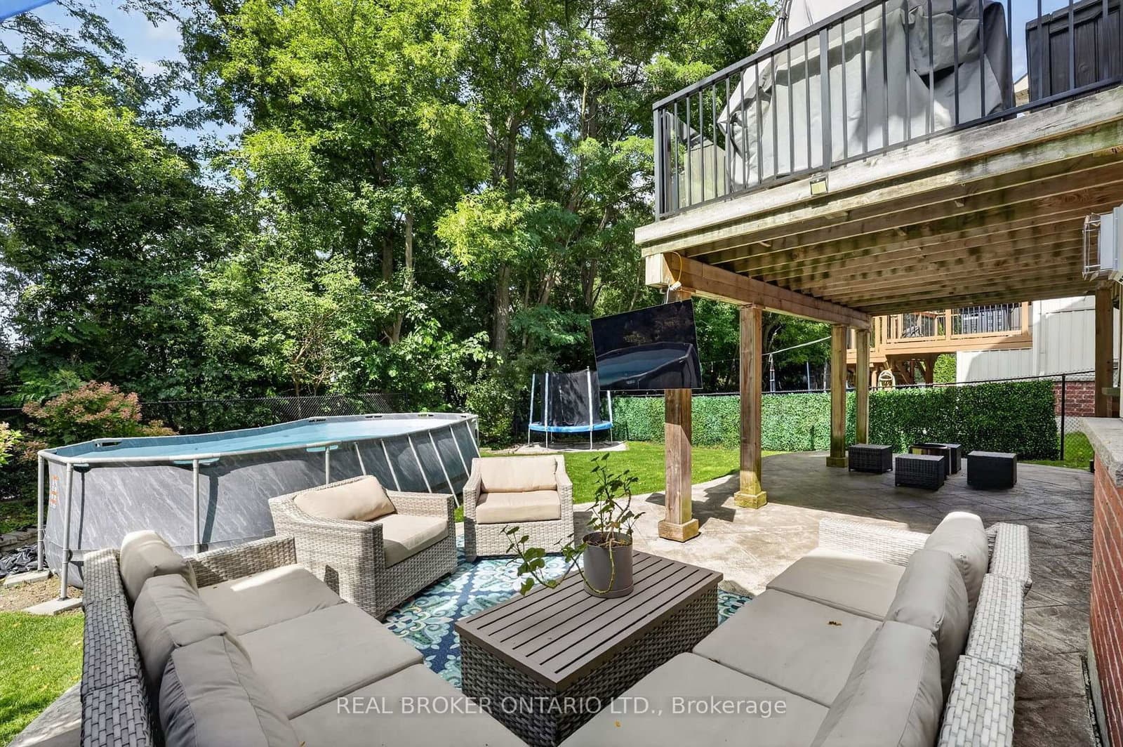 60 Meadowglen Boulevard - Image 4