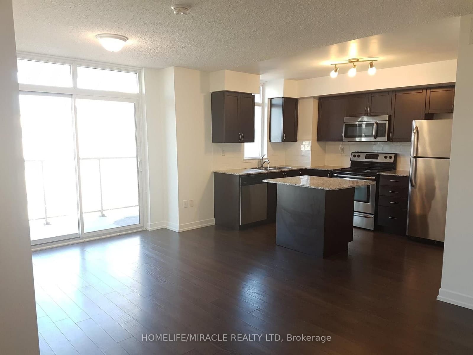 816 Lansdowne Avenue, Unit 423 - Image 6