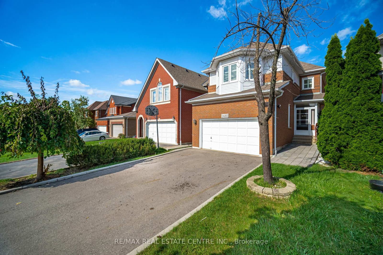 2485 Strathmore Crescent N - Image 3