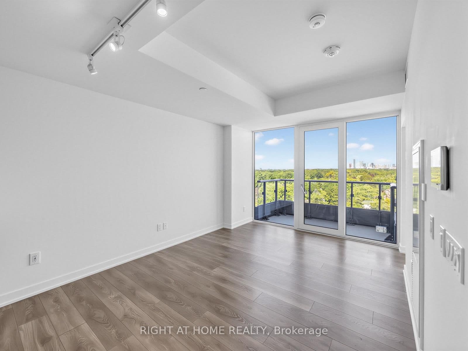 28 Ann Street, Unit 1016 - Image 3
