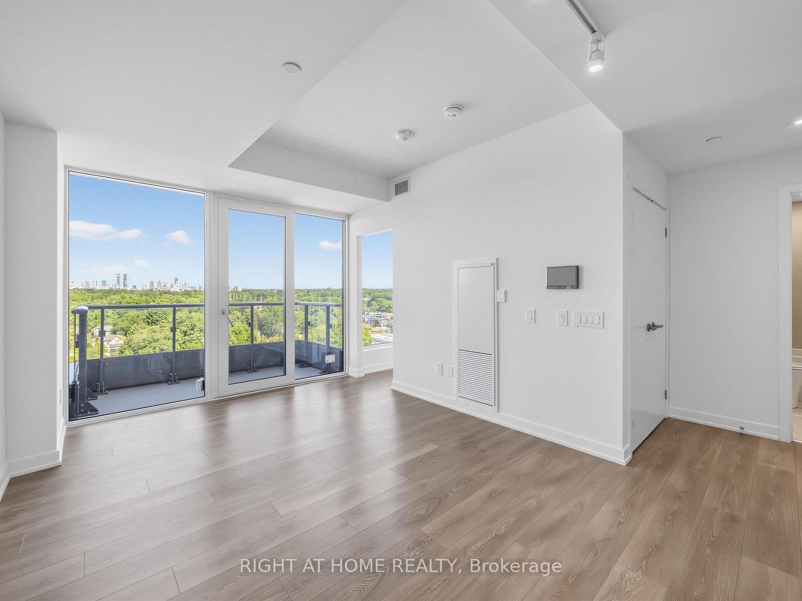 28 Ann Street, Unit 1016 - Image 4